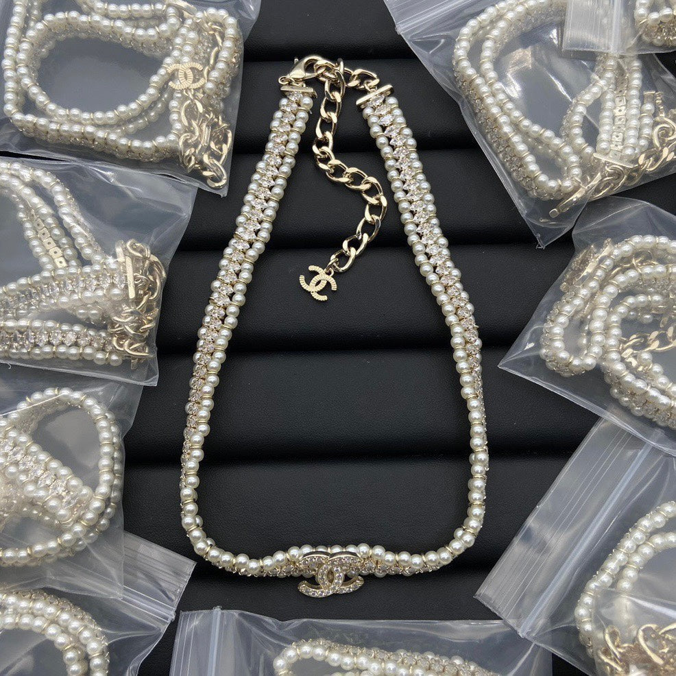 18K Chanel Pearls Chain Necklace