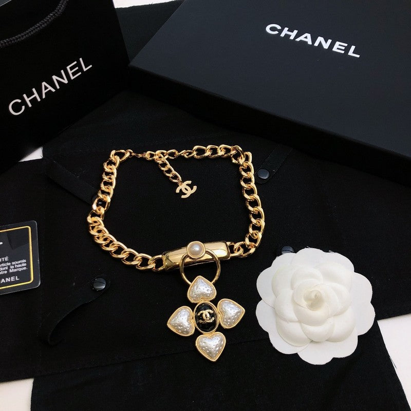 18K Chanel Pearl Choker Chain Necklace