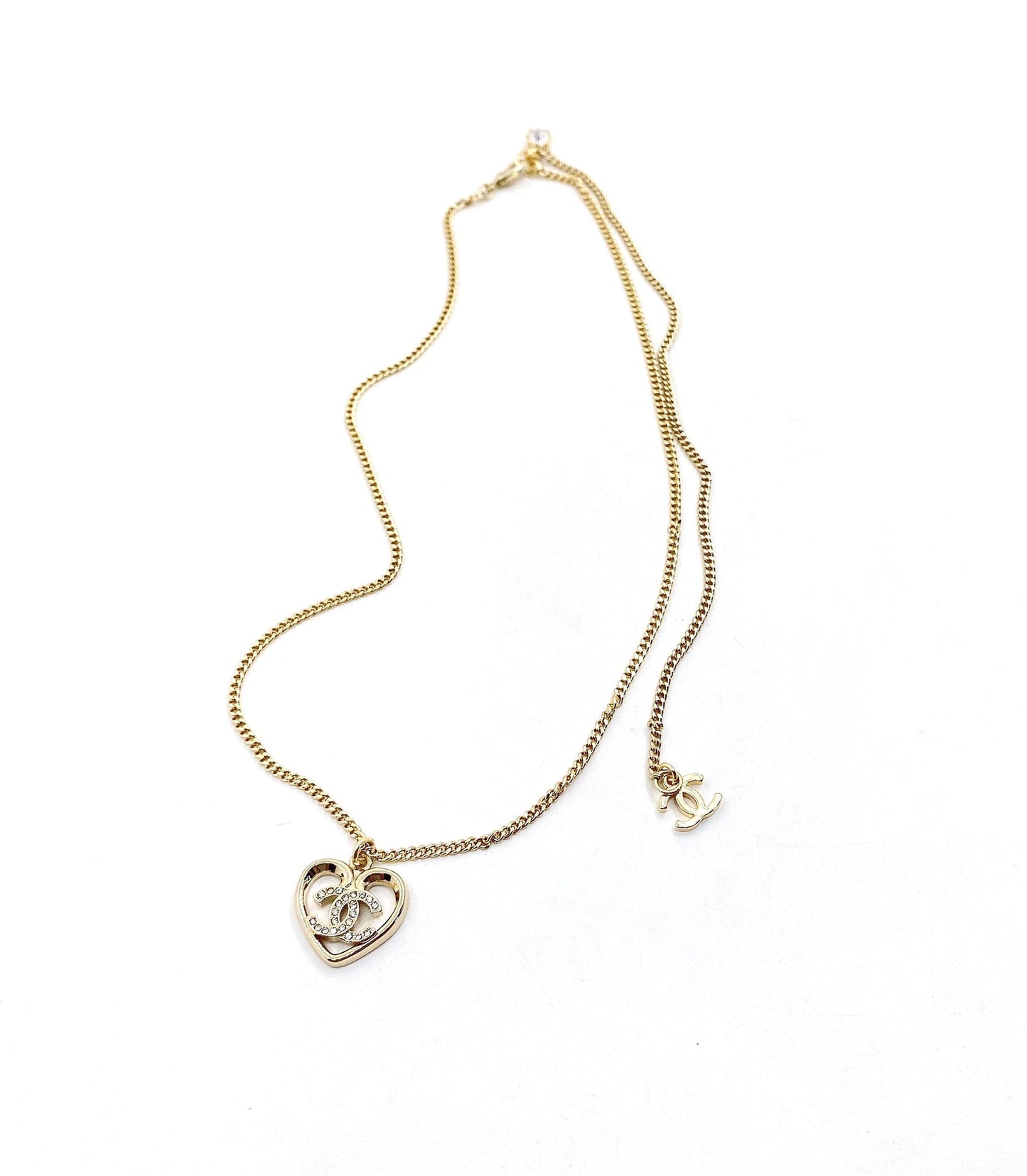 18K Chanel Heart Pendant Chain Necklace