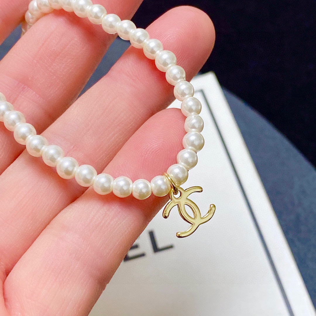 18K Chanel Pearls Choker Necklace