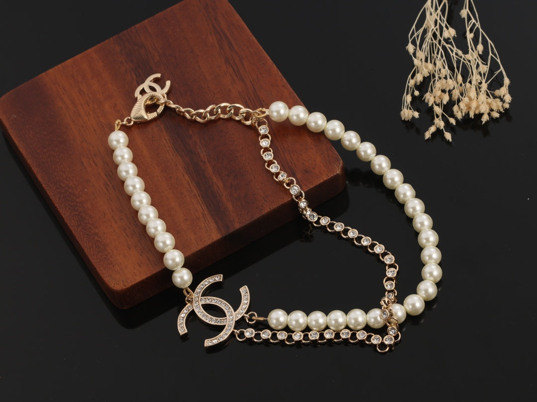 18K Chanel Pearls Necklace
