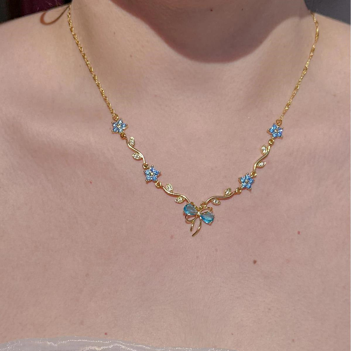 Sweet Crystal Bow Necklace