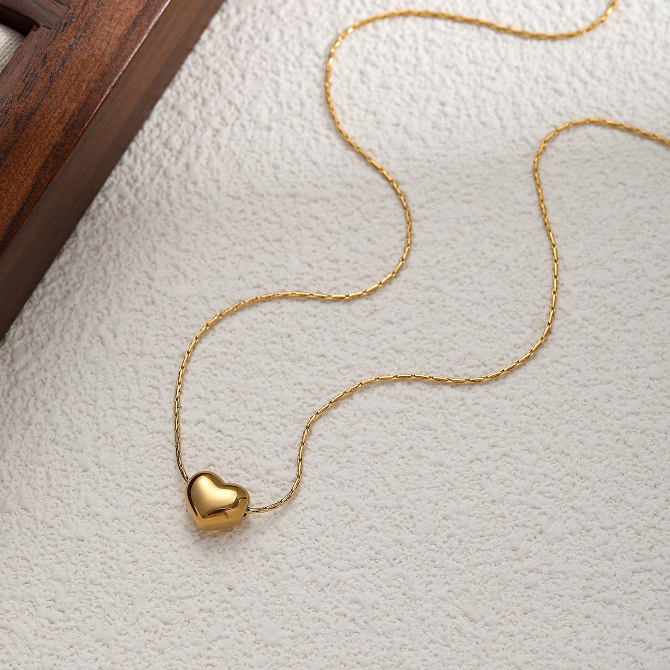 Minimalist Heart Pendant Choker Necklace
