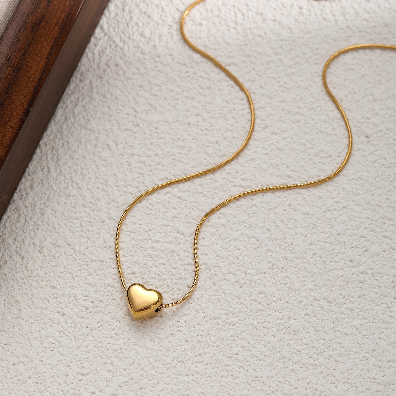 Minimalist Heart Pendant Choker Necklace