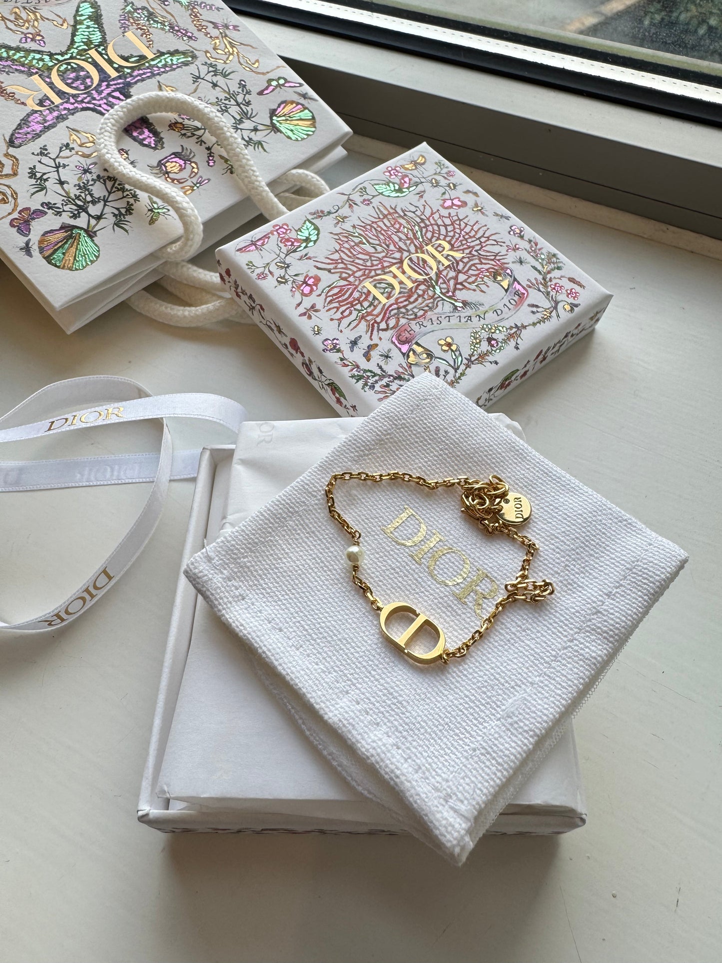 CHRISTIAN DIOR Petit CD Bracelet Gold-Finish Metal(Gold)