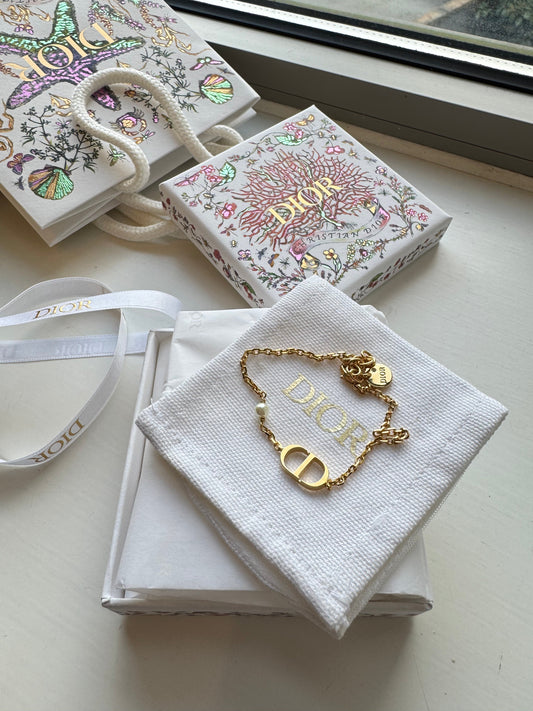 CHRISTIAN DIOR Petit CD Bracelet Gold-Finish Metal(Gold)