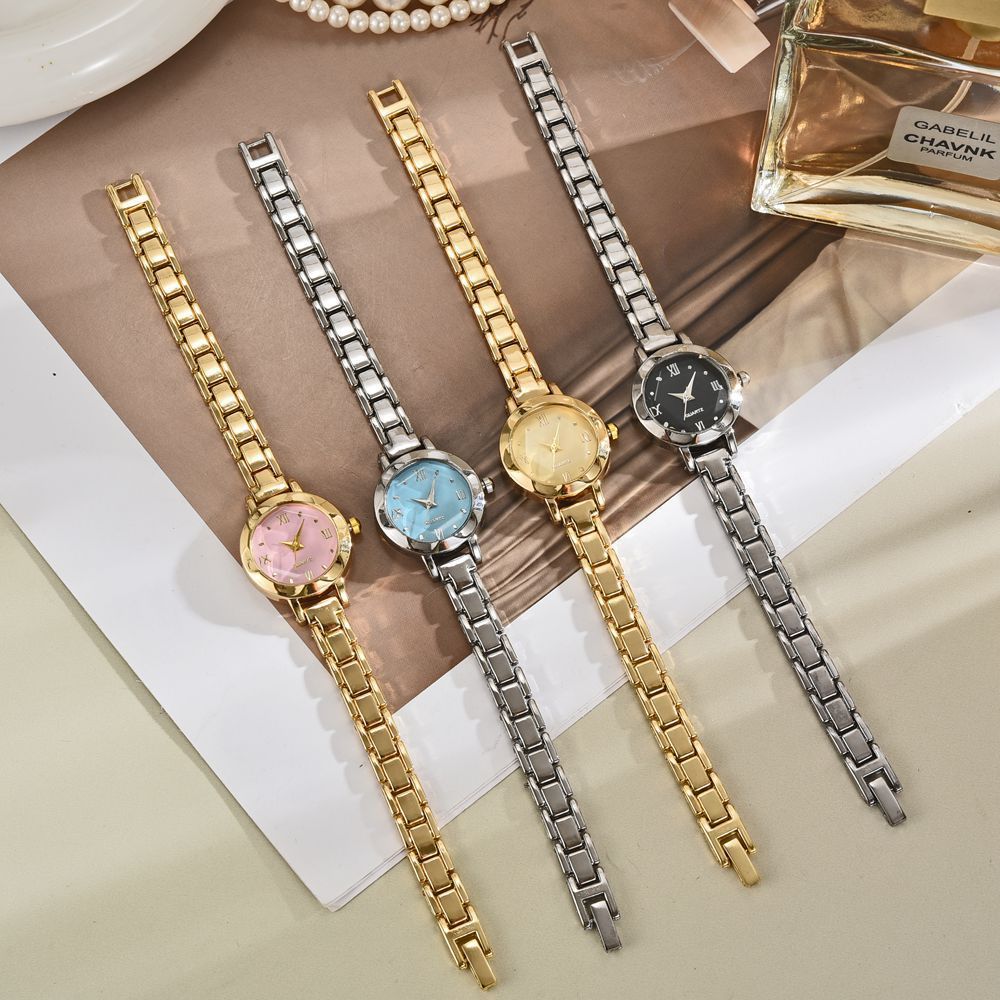 Elegant Round Dial Vintage Watch