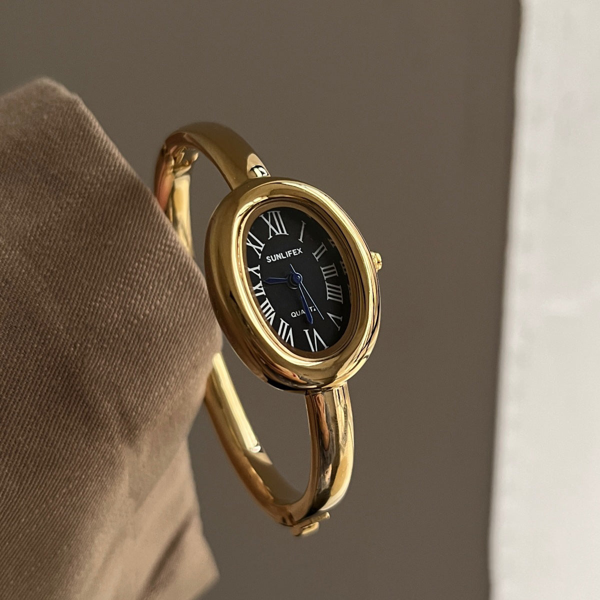 Elegant Oval Shaped Vintage Watch